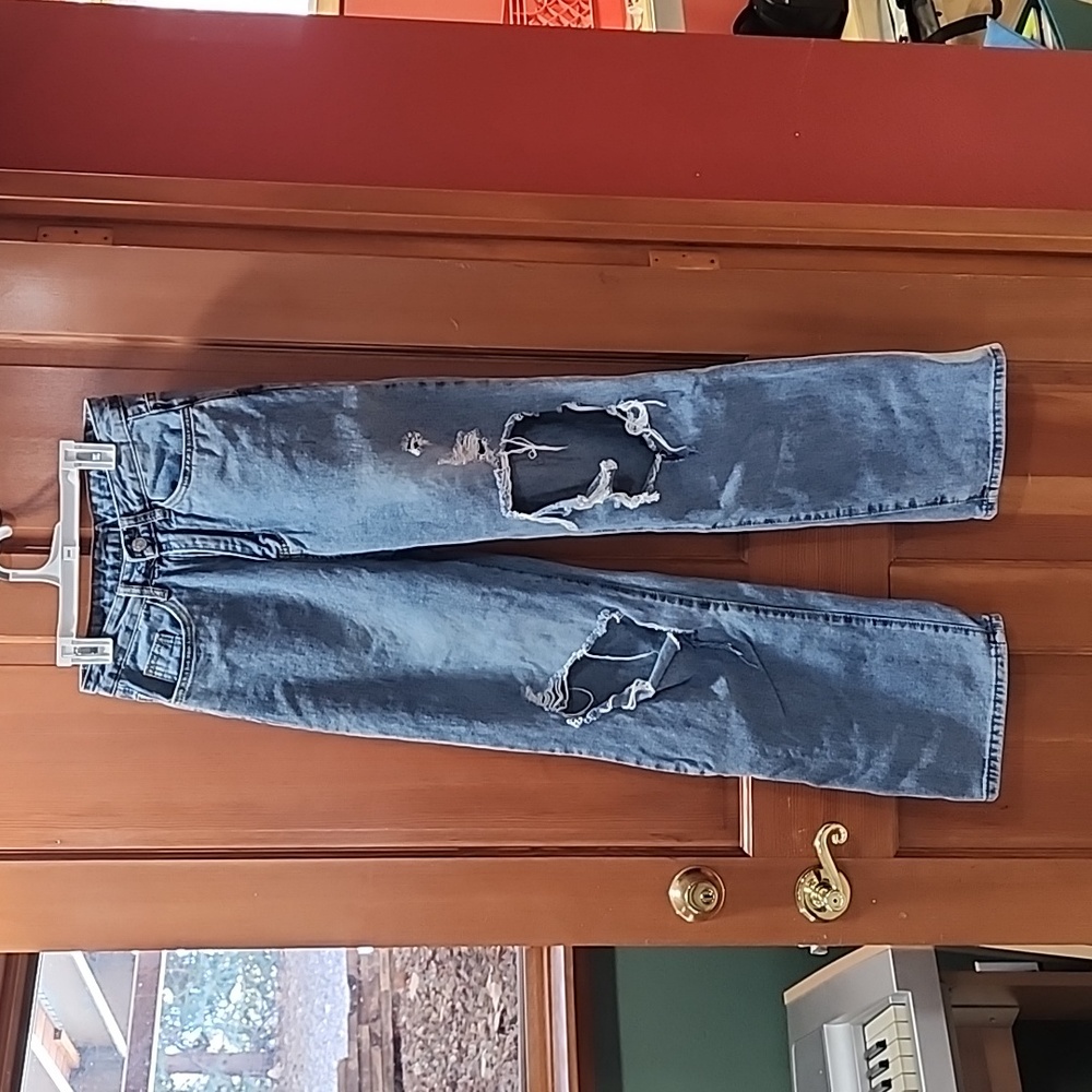 Like new distressed jeans